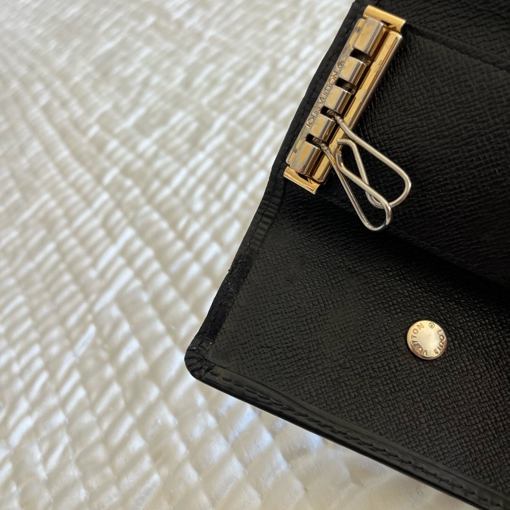 Louis Vuitton Epi key holder - Picture 9 of 10